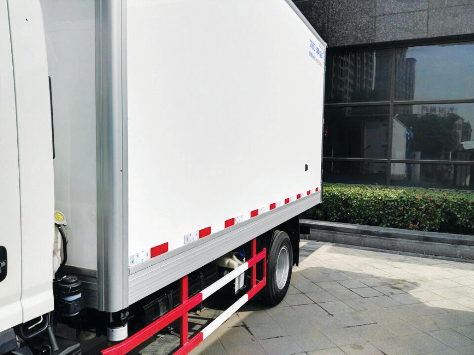 冷藏車廂熱壓板產品示例圖.png 冷藏車廂熱壓板產品示例圖.png