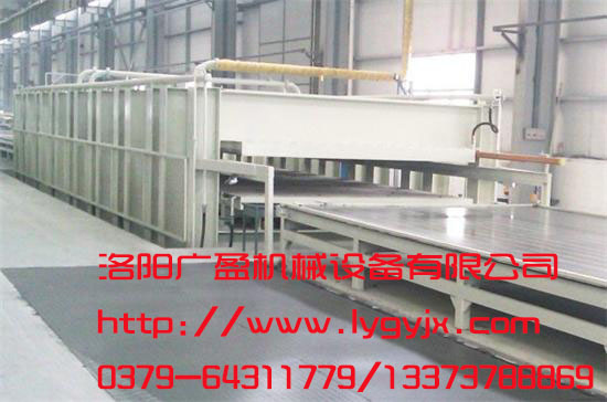 1576894335155678.jpg 冷藏車廂板熱壓機(jī)水印.jpg