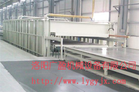 1583801308486642.jpg 冷藏車廂板熱壓機.jpg